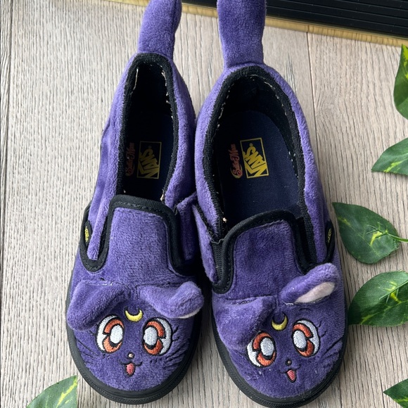 Vans sailor moon collab Luna plush slip on shoes - Picture 2 of 6